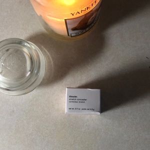 Glossier stretch concealer in light